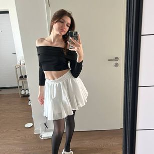 Model - lllexxxyy play