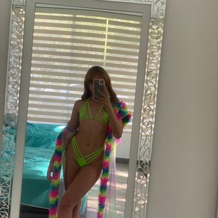 Model - Mia Jacson dildo