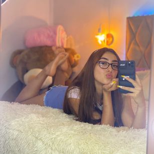 Model - Mia Jacson teen