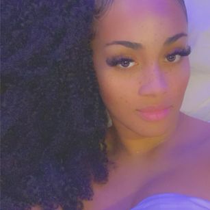 Model - Lana Banana curvy