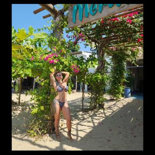 Model - Laura roe bigtits