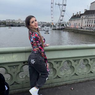 Model - StacyLush feet