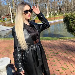 Model - StacyLush dildo