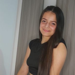 Model - Naslymate Heels