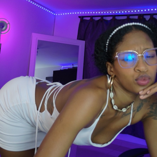 Model - I am Sel smallboobs