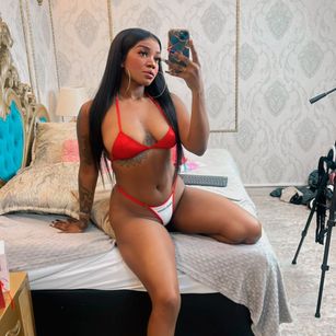 Model - SalomeRestrepo femdom