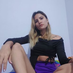 Model - AmberSecrets FRIENDLY