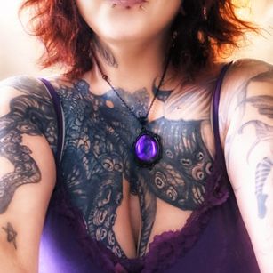 Model - River Moon kinky