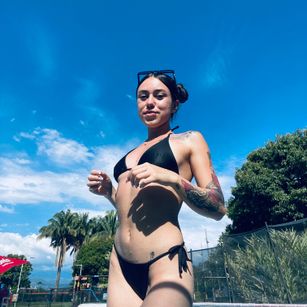 Model - Athziry G feet