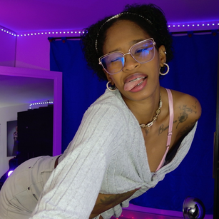 Model - I am Sel bigass