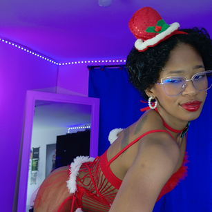 Model - I am Sel latina