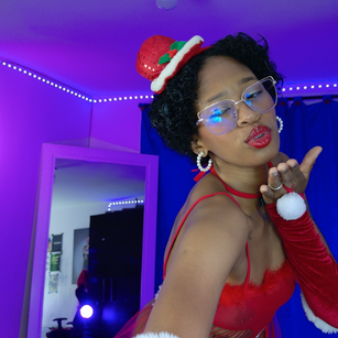 Model - I am Sel petite