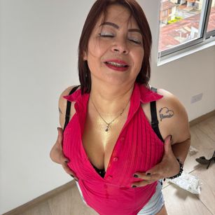 Model - Pamela Santos anal