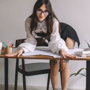 Model - MiraFlower girl