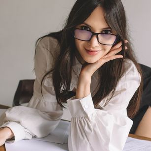 Model - MiraFlower heels