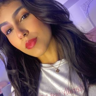 Model - Luciana squirt