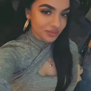 Model - Mira smallboobs