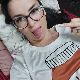 Model - emasweet squirt