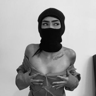 Model - Elisa Peters pussy