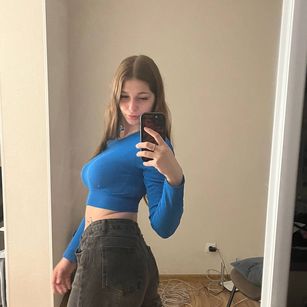 Model - mary bigtits