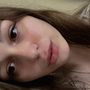 Model - mary masturbate