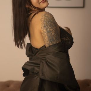 Model - Mia Blaze Latina