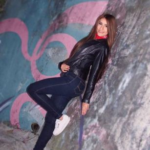 Model - LUNA ROSE  feet