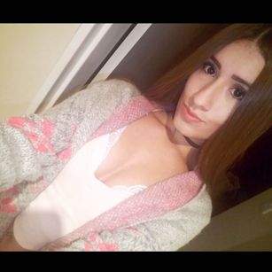 Model - LUNA ROSE  toy