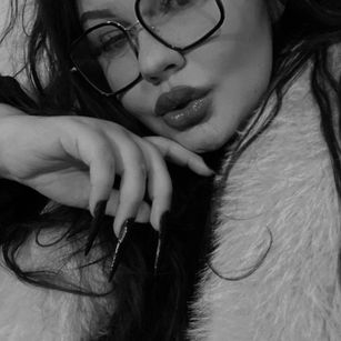 Model - Sascha Blosom stockings