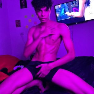 Model - James Dreams interesante