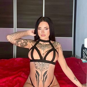 Model - Vixenia feet