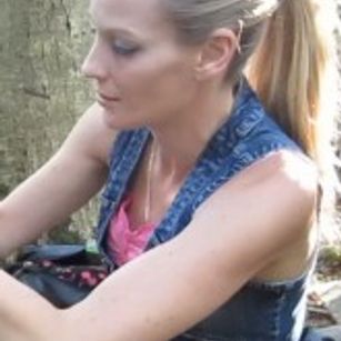 Model - Trish deepthroat