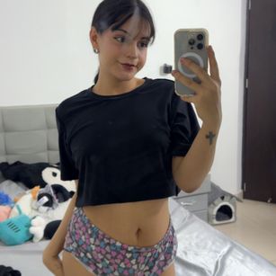 Model - Your_cute_waifu nalgas