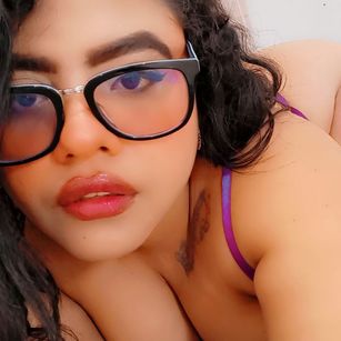 Model - Destinysiins tits