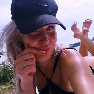 Model - Eva_Blondy_ shy