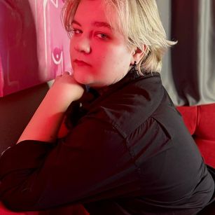 Model - Amanda heels