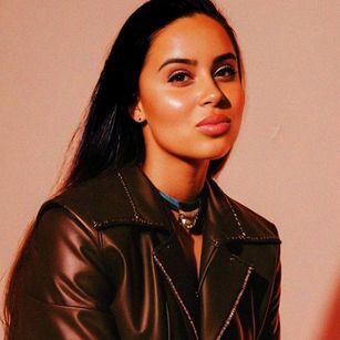 Model - bethany squirt