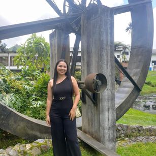 Model - Iris Moira curvy