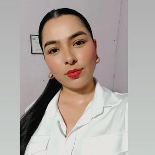 Model - Iris Moira sexy