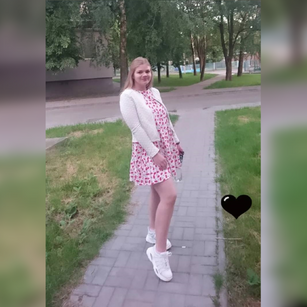 Model - DanaFree sweet