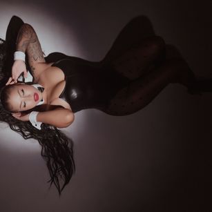 Model - SarahSky deepthroat