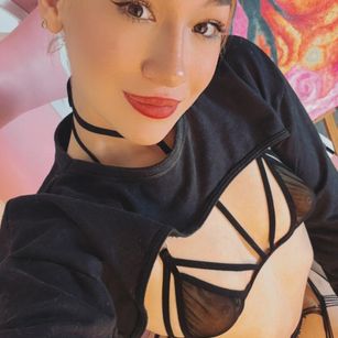 Model - Sophie Doll latina