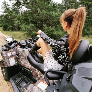 Model - Melissa May SweetSinner3 dancer