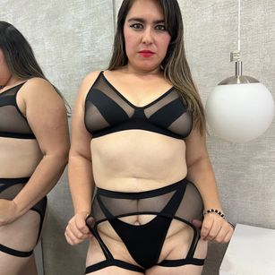 Model - TaylorNova taboo