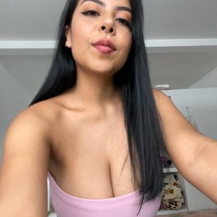 Model - Sara Lenon travieso