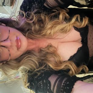 Model - Ivyannie tinypussy