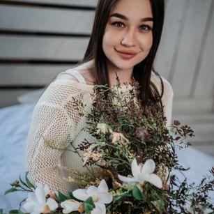 Model - BettySweetty smile