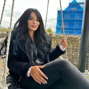 Model - Mezekin newmom