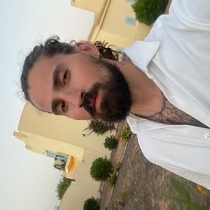 Model - Mateo Valentine smoke