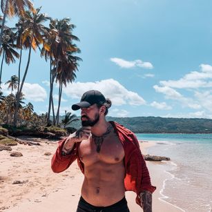 Model - Mateo Valentine hairy